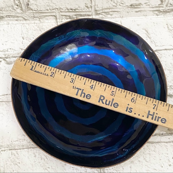 Vintage Hammered Copper Blue Glazed Enamel Swirl 7 1/4” Decorative Dish - Picture 7 of 12